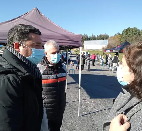 Mon Fern&aacute;ndez, Luis Pena e Mercedes Tob&iacute;o na concentraci&oacute;n de "Leche Celta"
