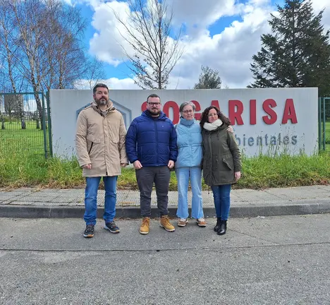 membros do BNG &agrave;s portas de Sogarisa